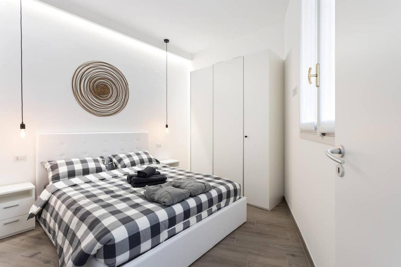 Modern And New Flat In Duomo Area Διαμέρισμα Μιλάνο Εξωτερικό φωτογραφία